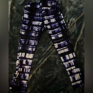 Zenergy by Chicos stretch leggings size 2 Black and Purple Athletic